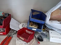 Werkplaatskast met inhoud - afbeelding 12 van  15
