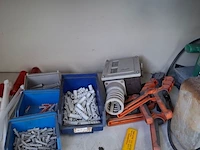 Werkplaatskast met inhoud - afbeelding 8 van  10