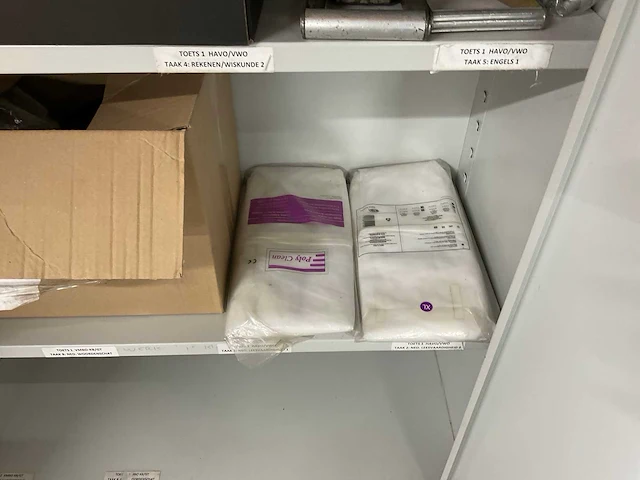 Werkplaatskast met inhoud - afbeelding 2 van  11