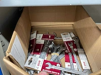 Werkplaatskast met inhoud. - afbeelding 10 van  12
