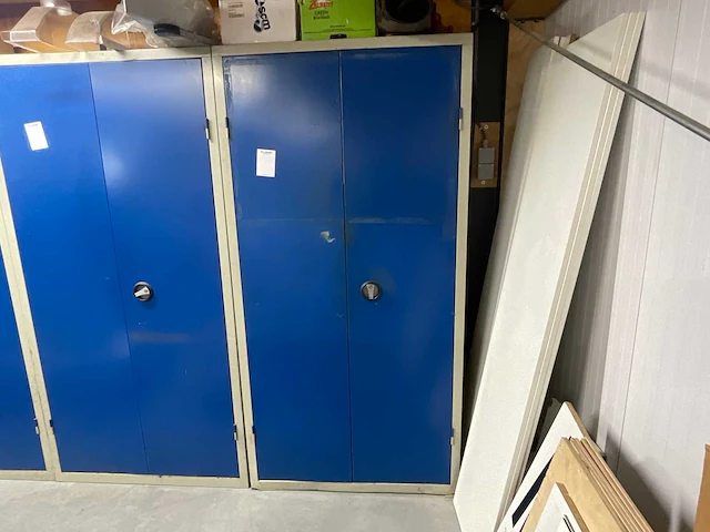 Werkplaatskast met inhoud. - afbeelding 1 van  15
