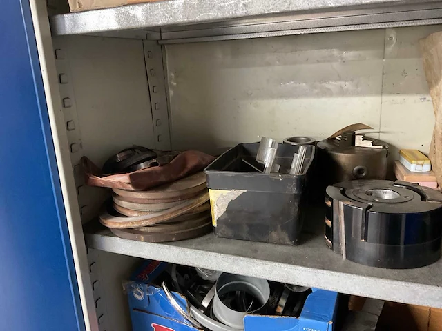 Werkplaatskast met inhoud. - afbeelding 15 van  15