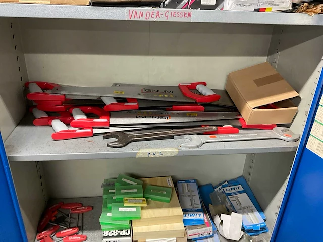 Werkplaatskast met inhoud. - afbeelding 2 van  12