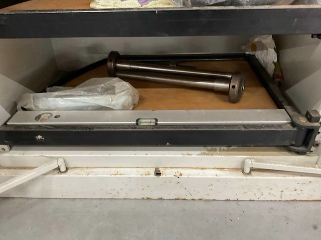 Werkplaatskast met inhoud - afbeelding 3 van  9