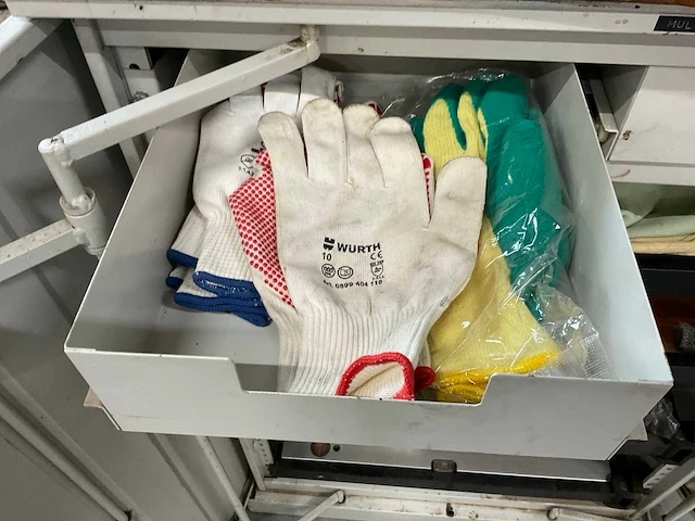 Werkplaatskast met inhoud - afbeelding 6 van  9