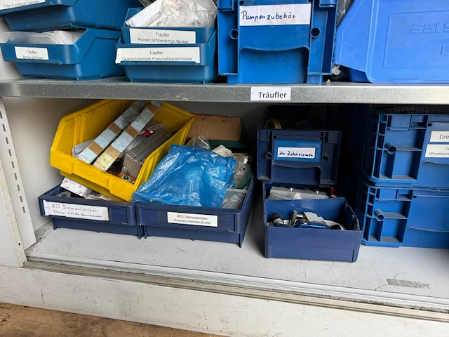 Werkplaatskast met toebehoren - afbeelding 6 van  9