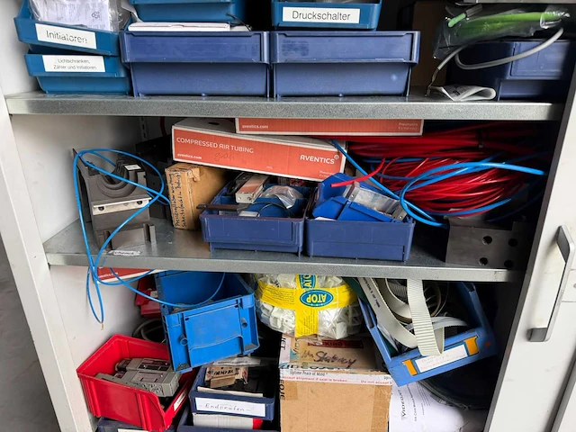 Werkplaatskast met toebehoren - afbeelding 7 van  9