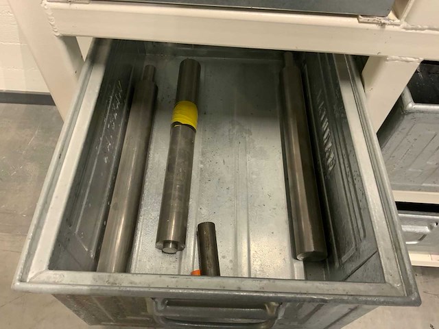 Werkplaatskast voorzien van (rvs, aluminium, kunststof ) voorraad - afbeelding 2 van  10