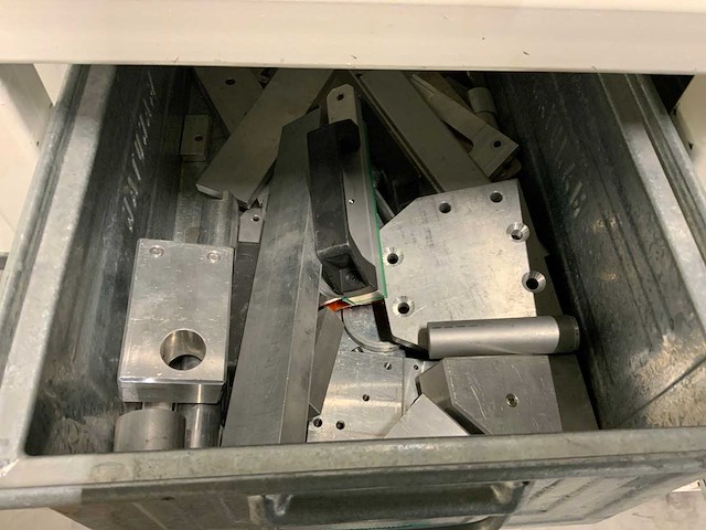 Werkplaatskast voorzien van (rvs, aluminium, kunststof ) voorraad - afbeelding 7 van  10