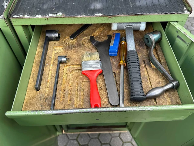 Werkplaatskasten inclusief freesbanktoebehoren - afbeelding 7 van  8