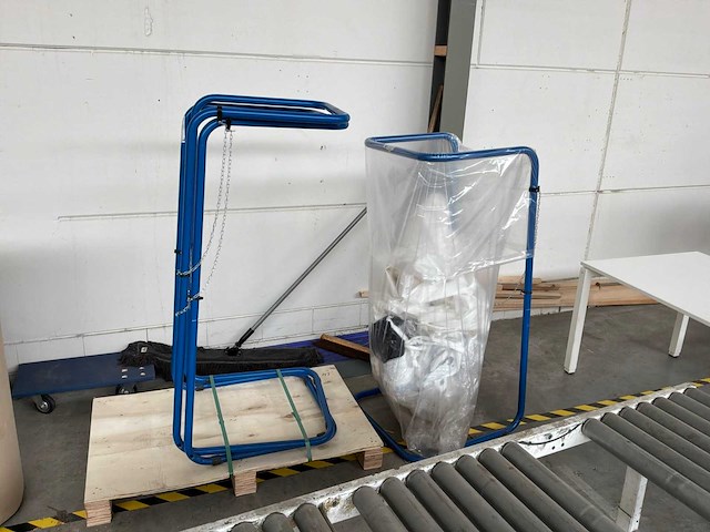 Werkplaatsmeubilair en gereedschappen - afbeelding 10 van  18