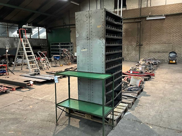 Werkplaatsmeubilair - afbeelding 1 van  3