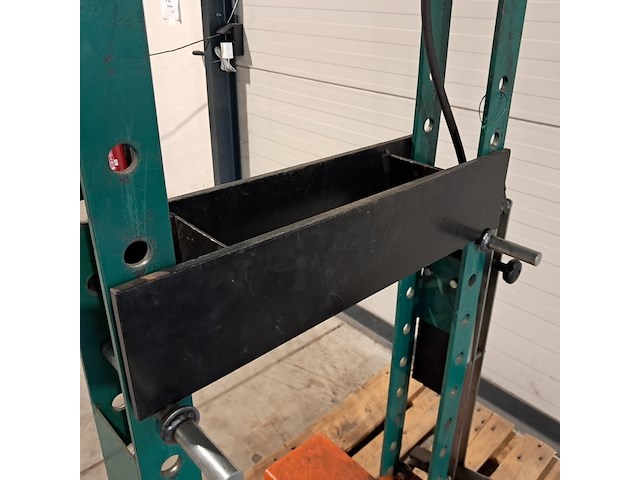 Werkplaatspers 16 ton, compac - afbeelding 11 van  13