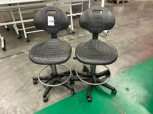 Werkplaatsstoel (2x) - afbeelding 1 van  5