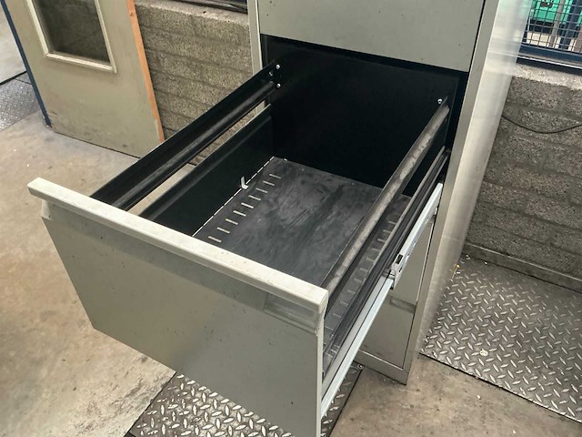 Werkplaatstafel en bureel (2x) - afbeelding 10 van  27
