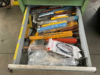 Werkplaatstafel met inhoud (2x) - afbeelding 5 van  15