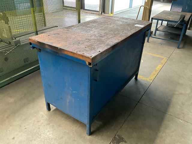 Werkplaatstafel met inhoud (2x) - afbeelding 8 van  15