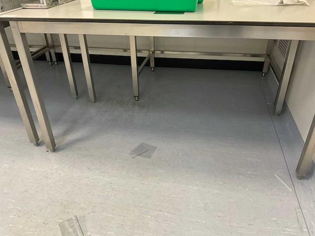 Werkplaatstafels (4x) - afbeelding 1 van  3