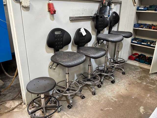 Werkplaatstoelen (5x) - afbeelding 1 van  4