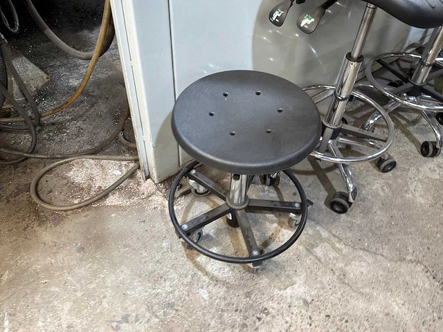 Werkplaatstoelen (5x) - afbeelding 2 van  4
