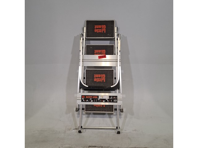 Werkplaatstrap 4 treeds, little giant - afbeelding 8 van  8