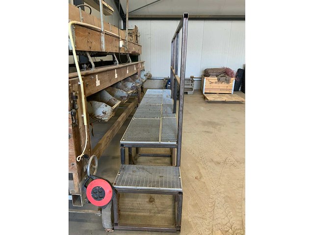 Werkplateau ten behoeve van aardappel sorteermachine - afbeelding 7 van  7