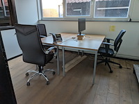 Werkplekopstelling met kast en nostalgisch bureau - afbeelding 1 van  12