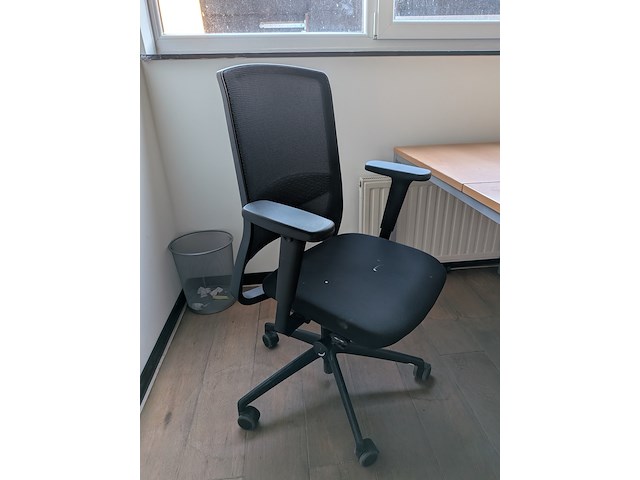 Werkplekopstelling met kast en nostalgisch bureau - afbeelding 10 van  12