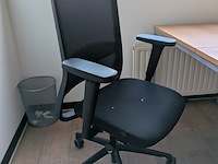 Werkplekopstelling met kast en nostalgisch bureau - afbeelding 10 van  12