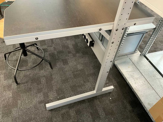 Werkstation - in hoogte verstelbaar. (2x) - afbeelding 2 van  6