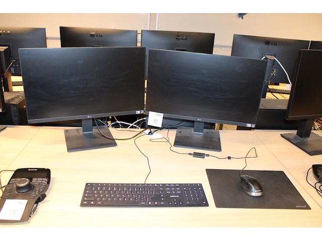 Werkstation cadware m13 mirage5 met intel core i7 13700kf processor, 32 gb ddr5-6000 intern geheugen, 5-6gb... - afbeelding 1 van  4