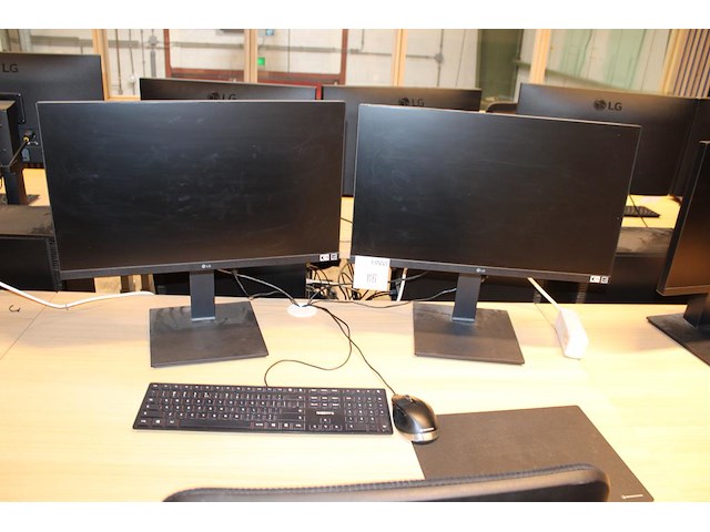 Werkstation cadware m13 mirage5 met intel core i7 13700kf processor, 32 gb ddr5-6000 intern geheugen, 5-6gb... - afbeelding 1 van  4