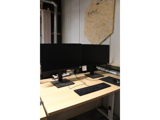 Werkstation cadware m13 mirage5 met intel core i7 13700kf processor, 32 gb ddr5-6000 intern geheugen, 5-6gb... - afbeelding 2 van  4