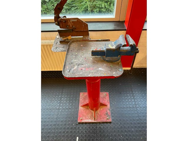 Werkstation met hefboomschaar en bankschroef - afbeelding 3 van  7