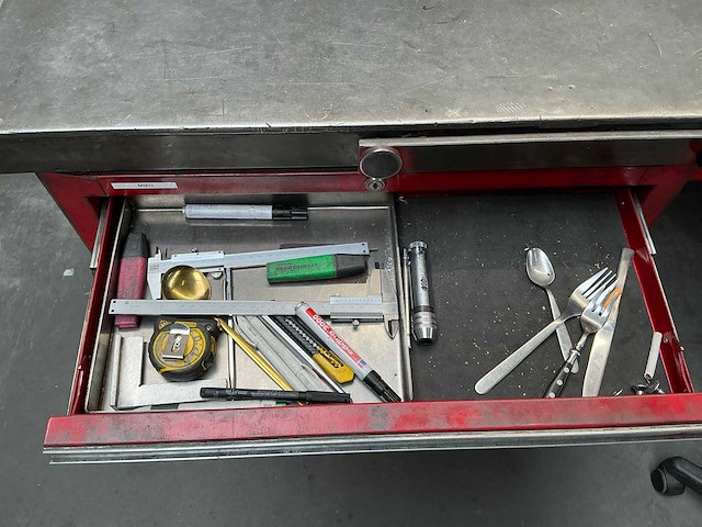 Werkstation met metalen werkbank - afbeelding 4 van  17