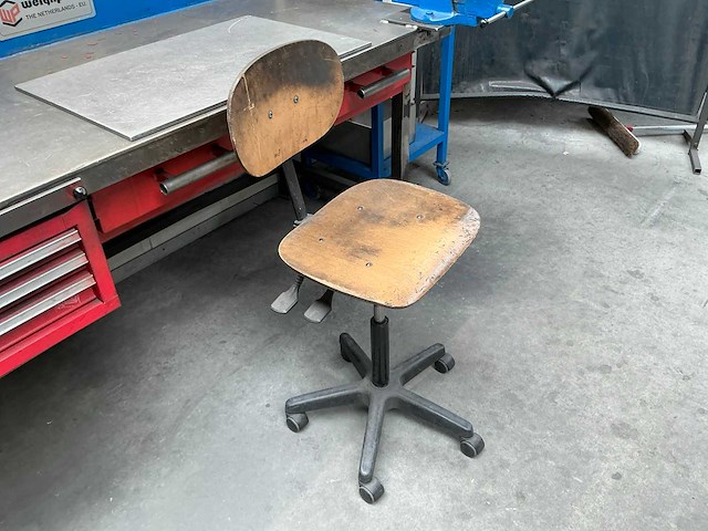 Werkstation met metalen werkbank - afbeelding 5 van  17
