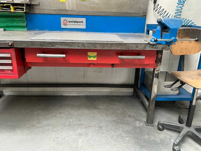 Werkstation met metalen werkbank - afbeelding 6 van  17