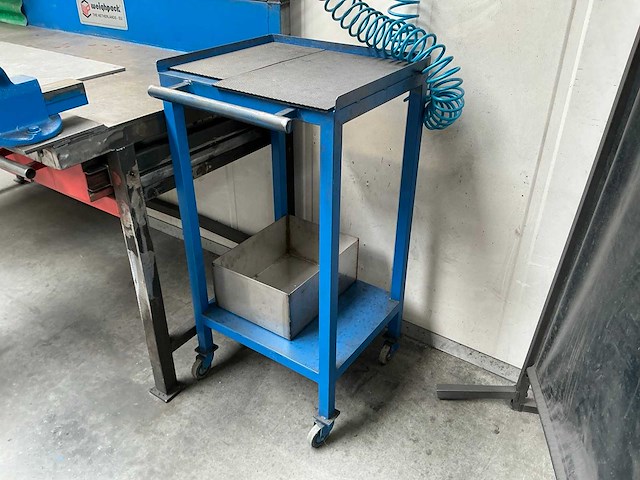 Werkstation met metalen werkbank - afbeelding 14 van  17