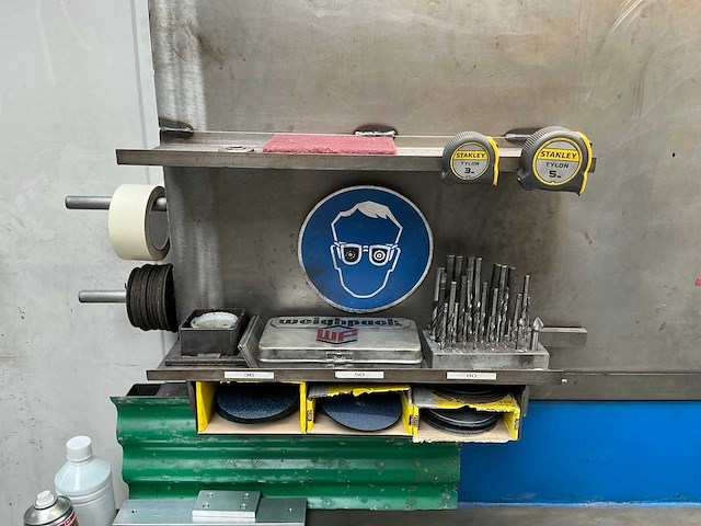 Werkstation met metalen werkbank - afbeelding 16 van  17