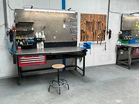 Werkstation met metalen werkbank - afbeelding 1 van  14