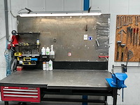 Werkstation met metalen werkbank - afbeelding 8 van  14