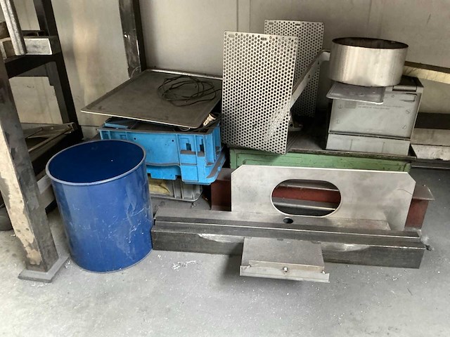 Werkstation met metalen werkbank - afbeelding 3 van  18