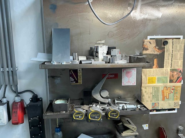 Werkstation met metalen werkbank - afbeelding 5 van  18
