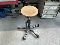 Werkstation met metalen werkbank - afbeelding 8 van  18