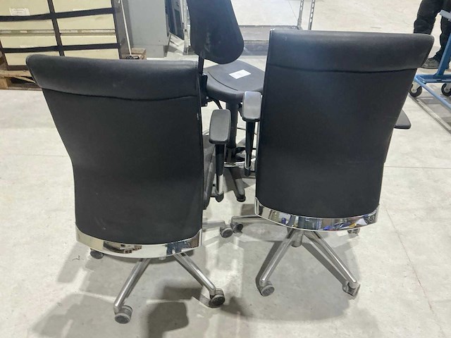 Werkstoel en 2 bureaustoelen - afbeelding 1 van  2