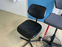 Werkstoelen + koelkast - afbeelding 3 van  6