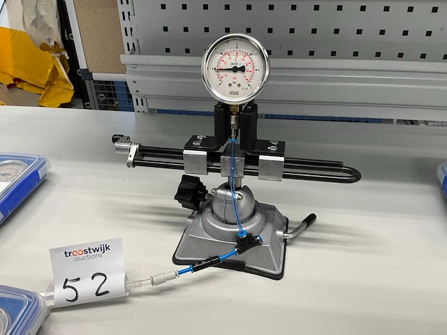 Werkstukhouder met gevulde drukmeter - afbeelding 1 van  5