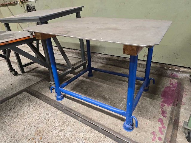 Werktafel - werkplaatsmeubilair - afbeelding 1 van  2