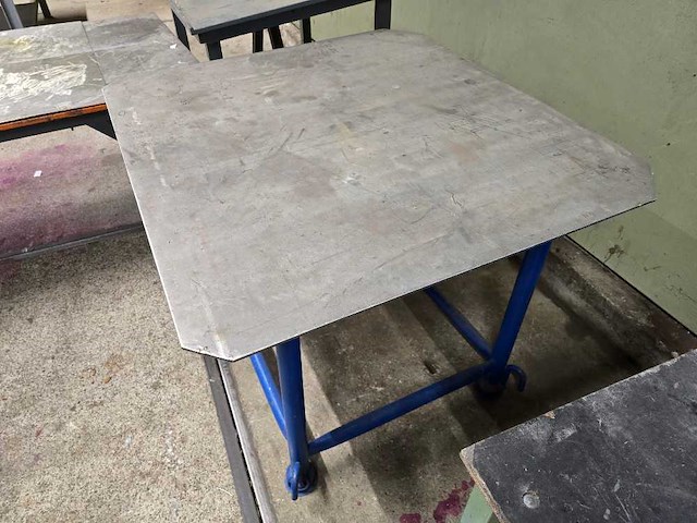 Werktafel - werkplaatsmeubilair - afbeelding 2 van  2