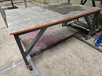 Werktafel - werkplaatsmeubilair - afbeelding 1 van  2